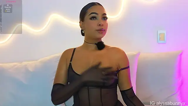 Alyssa bunnyx online show from April 26, 3:59 am