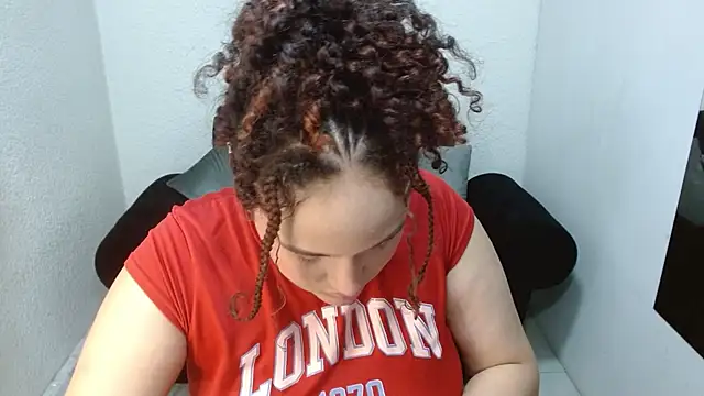 leilanewgirl online show from April 1, 1:12 pm