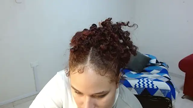 leilanewgirl online show from April 24, 12:30 pm