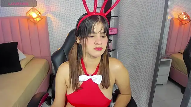 KAROLAGREY online show from April 17, 12:40 pm