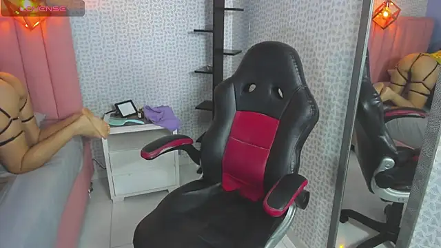 KAROLAGREY online show from April 25, 12:52 pm