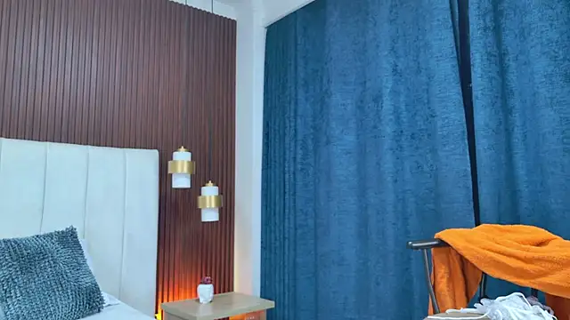 Brisa Silva online show from April 13, 11:33 am