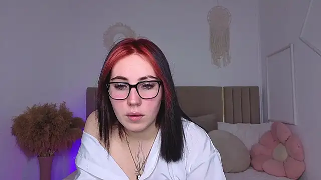 Kittycat meooow online show from March 7, 9:55 pm