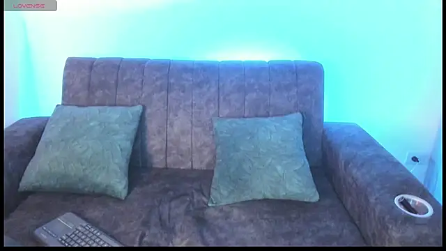 velmoon online show from April 24, 7:05 pm