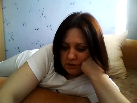 LockyCharm111 online show from April 25, 2:47 pm