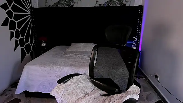 DulcePrince  online show from April 26, 1:20 pm