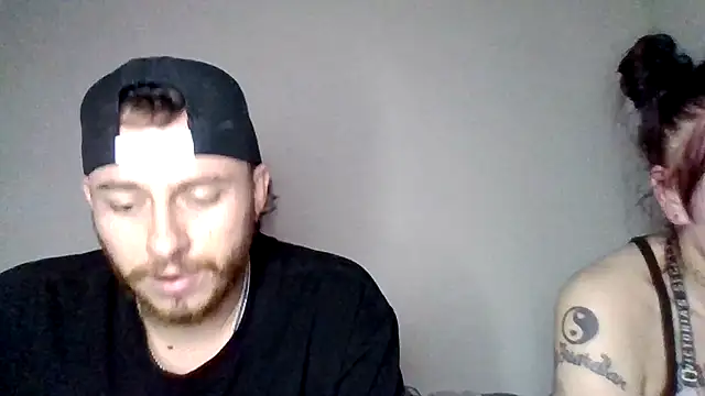 Tallhungandcloudy online show from April 14, 11:43 am