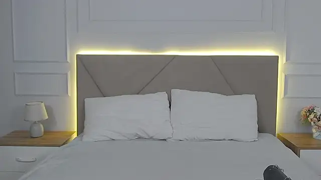 AlisiaStill  online show from February 28, 12:15 pm