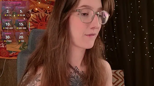 lolami  online show from April 28, 7:23 am