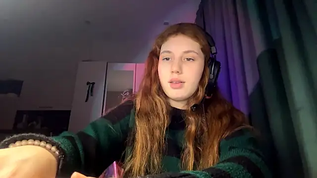 AliceCarrol online show from March 6, 3:51 pm