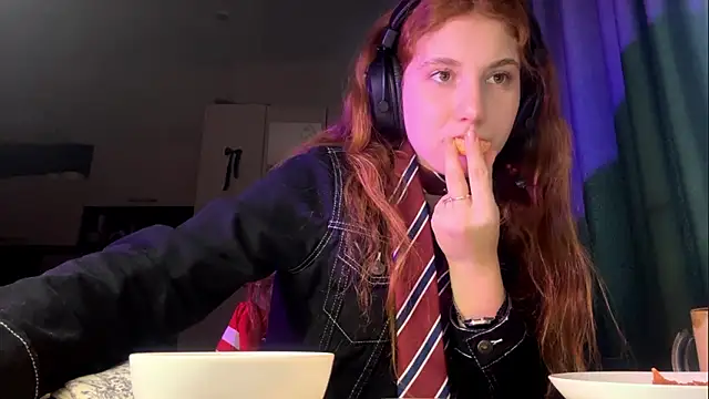 AliceCarrol online show from February 26, 2:27 pm