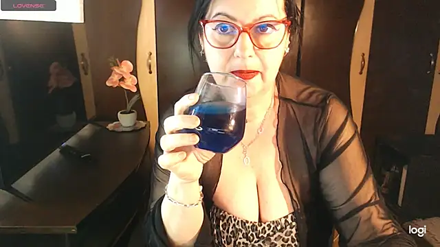 exiMIlf online show from April 21, 10:55 am