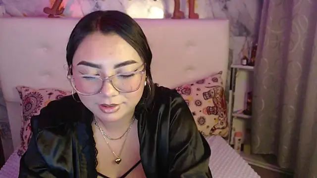 Nicolelewllss online show from February 25, 10:47 am