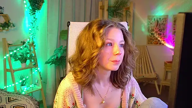 ElliFrankenweenie online show from April 25, 6:05 am