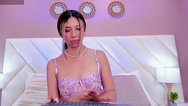 ValeryGomezz online show from April 21, 3:19 pm