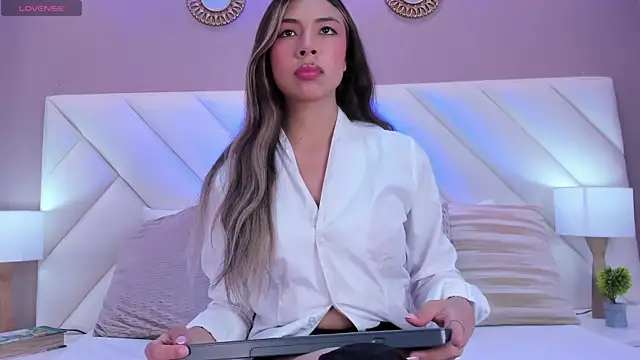 ValeryGomezz online show from April 23, 3:14 pm