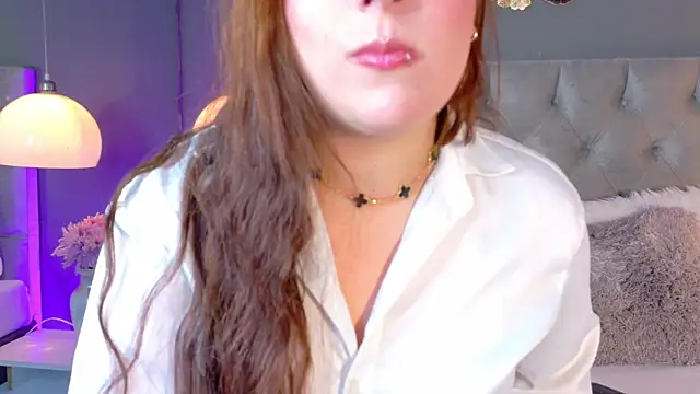 FoxieNova online show from April 21, 2:02 pm