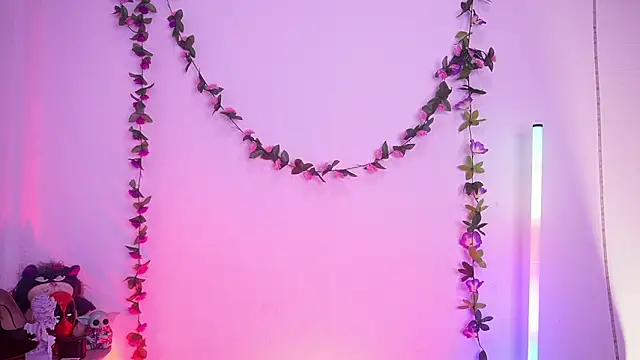 TiffanySander online show from March 31, 5:29 am