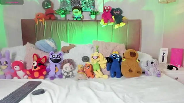 emma wilder  online show from February 13, 8:10 pm