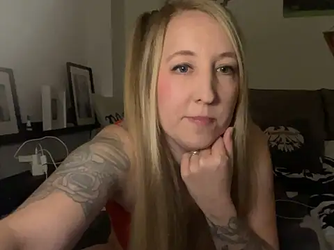 Ninimaus online show from March 10, 7:40 pm