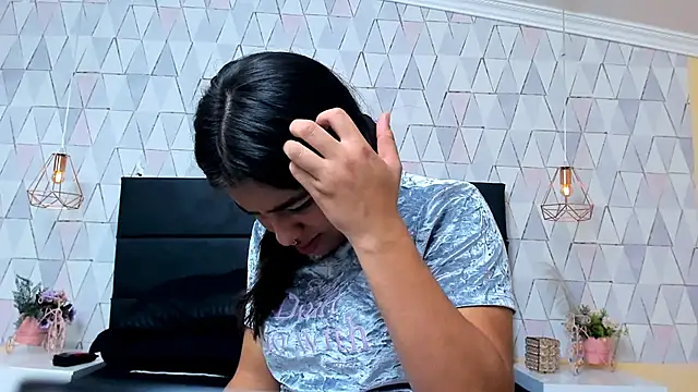 CloheBell online show from April 23, 8:44 pm