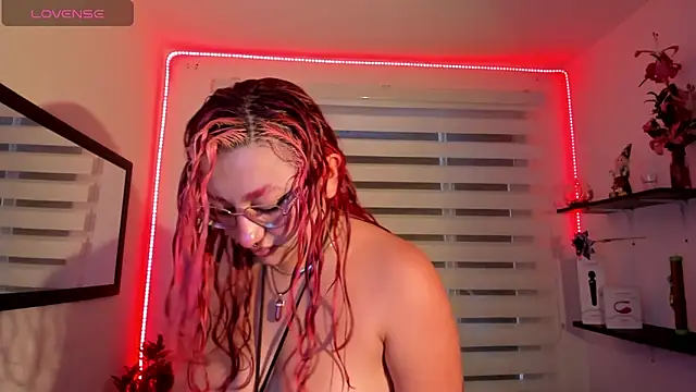 Emily Jonesh online show from April 28, 12:20 pm