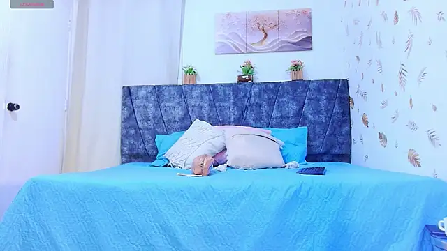 MelanyStone  online show from April 18, 12:07 pm