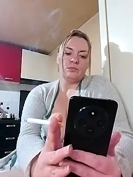 HotStepmommy4 online show from February 15, 12:24 am