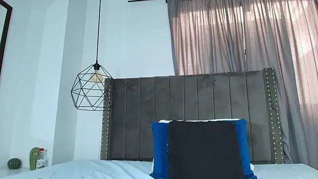 Lupita 3xx online show from June 10, 4:49 pm