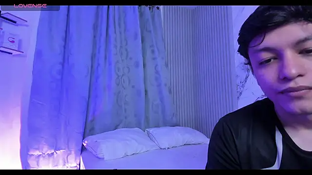 RaiderandRoxie1 online show from April 25, 12:13 am