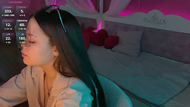 BonieSmith online show from April 21, 6:42 am