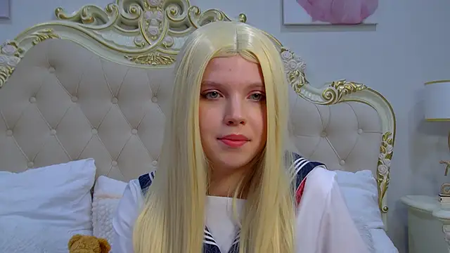 HallyBradley online show from March 12, 5:26 pm