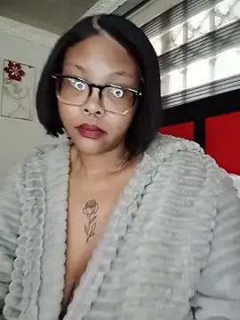 ShantelBootyBoobs online show from July 19, 9:22 am