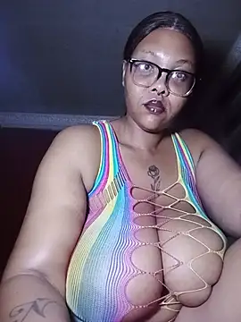 ShantelBootyBoobs online show from June 24, 9:03 pm
