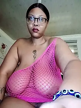 ShantelBootyBoobs online show from March 25, 8:06 am