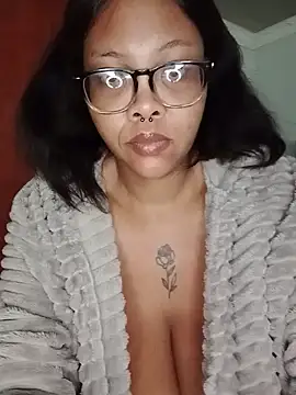 ShantelBootyBoobs online show from July 10, 6:25 am