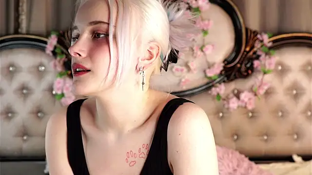 KirstinMcgeady online show from April 21, 11:28 am