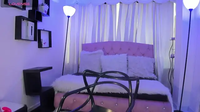 Aurora Ellis  online show from April 25, 7:44 pm