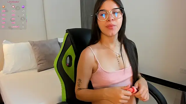 eva swan  online show from April 27, 12:46 pm