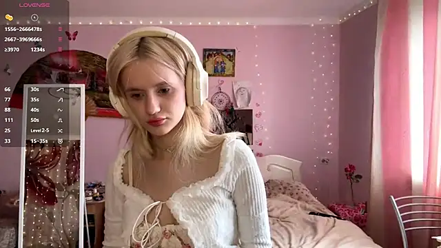 MelissaZaria online show from April 23, 6:43 am