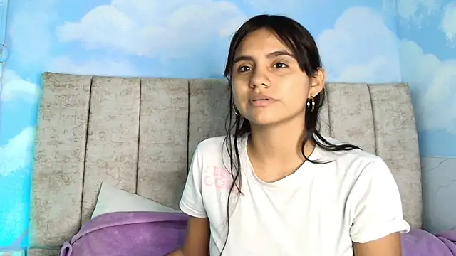 Aliclark online show from April 25, 7:11 pm