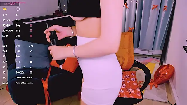 MilliDoll online show from February 14, 9:50 pm