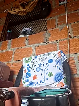 Juli Powl online show from April 23, 2:41 pm