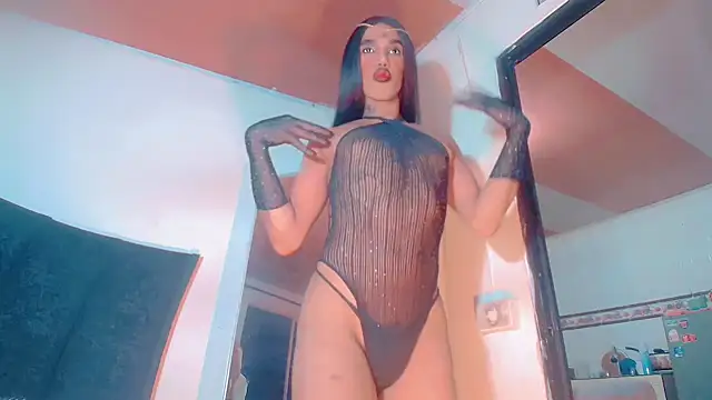 latinhott23 online show from August 5, 3:46 am