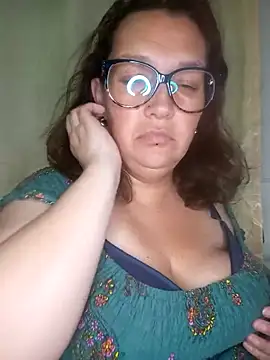  Saraqueen online show from April 26, 3:15 am