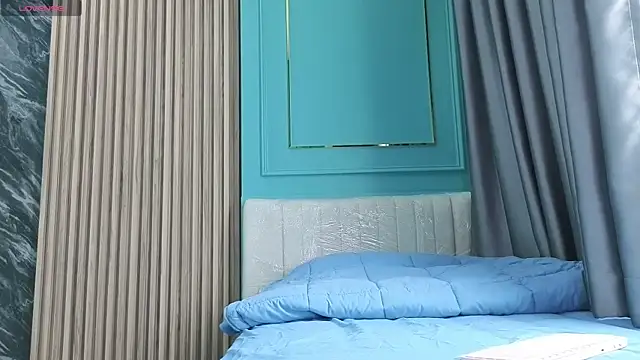 Alittleasaingirl online show from April 18, 4:59 am