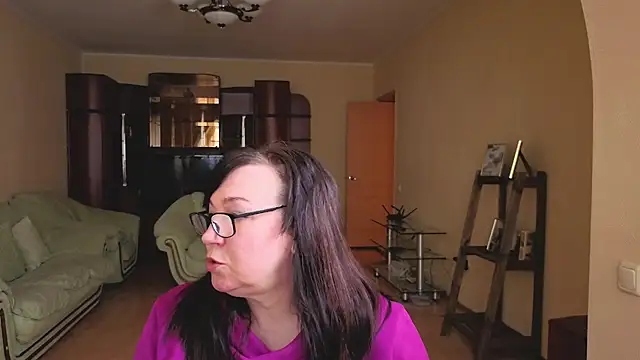 Tori Twirl online show from February 12, 9:55 am