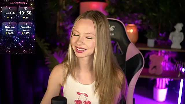 SweetDaisy me online show from February 28, 8:03 am