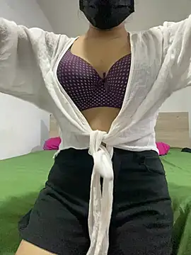 Saraaalive online show from March 31, 8:20 pm