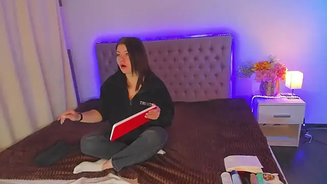 AmandaHoppe online show from April 21, 4:41 am